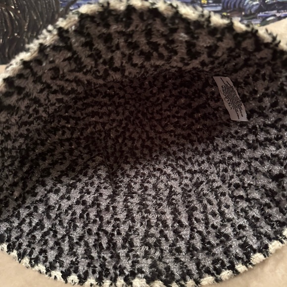 Liz Clairbone company Viilager hat!!! - Picture 3 of 4